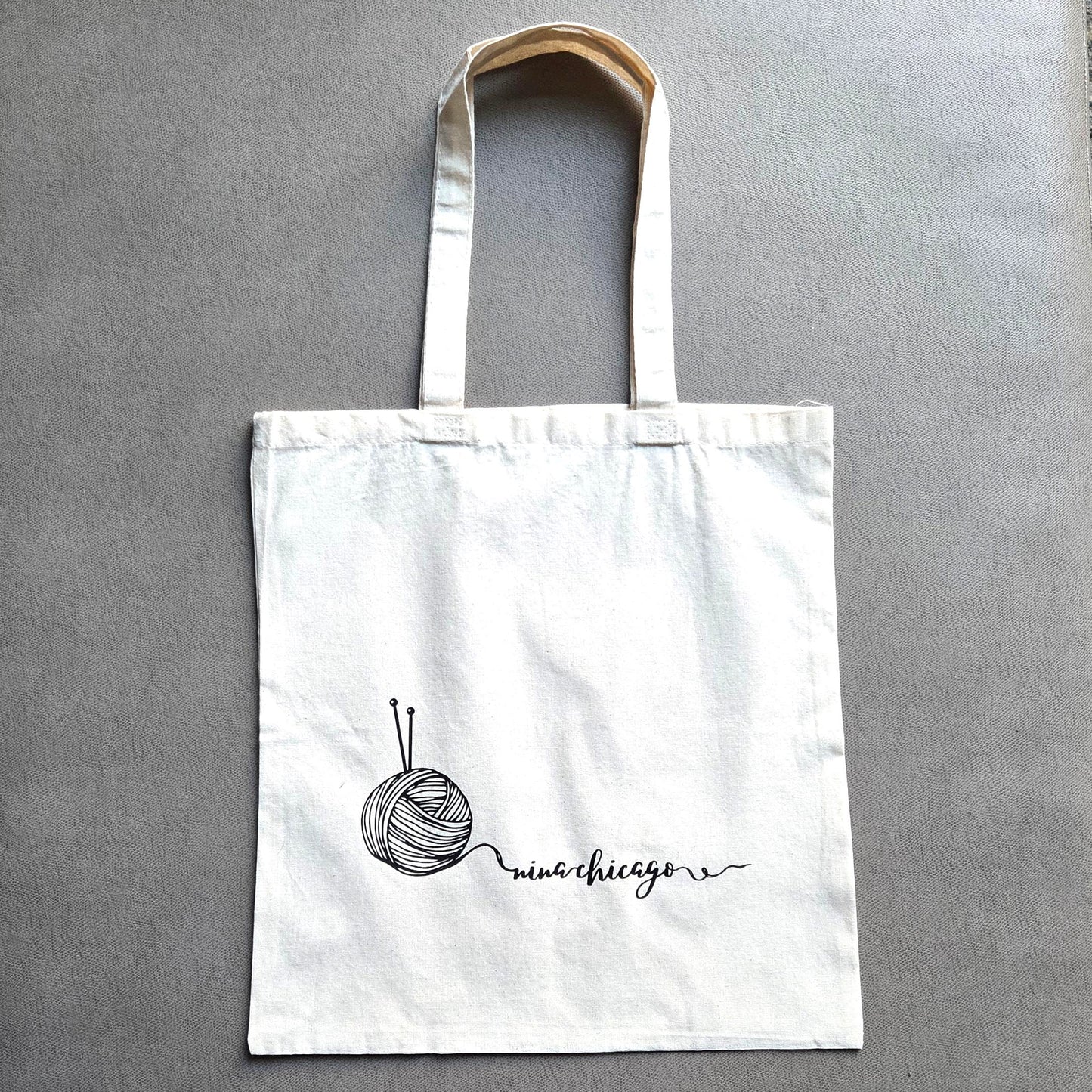 "Nina Chicago" With Yarn Ball Tote Bag
