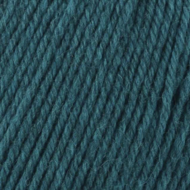 Universal Deluxe Worsted Superwash Yarn