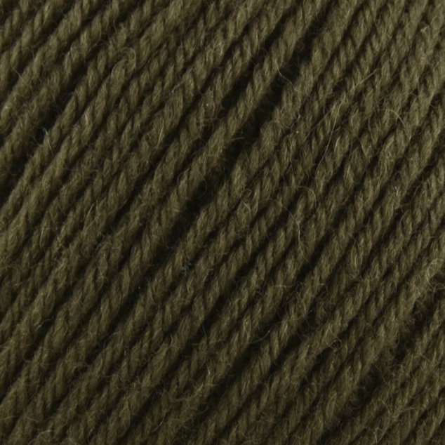 Universal Deluxe Worsted Superwash Yarn