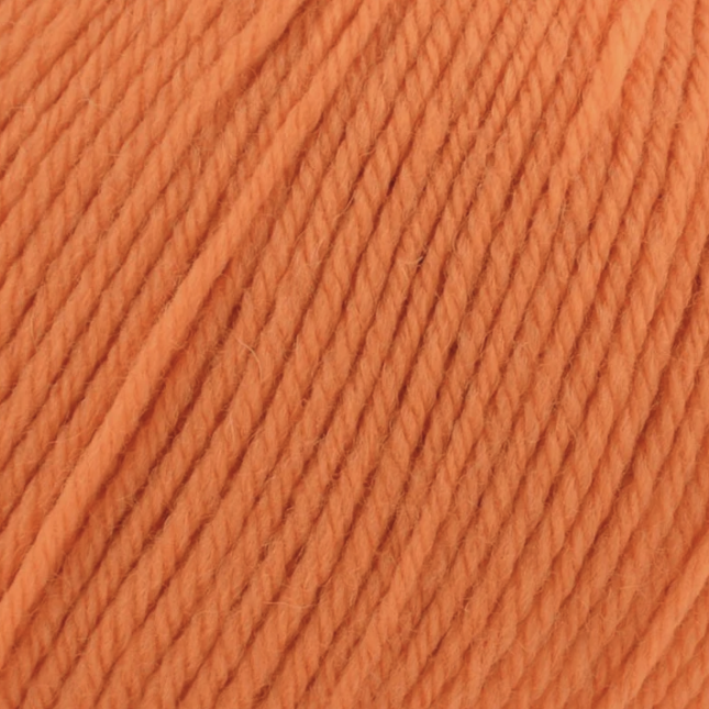 Universal Deluxe Worsted Superwash Yarn