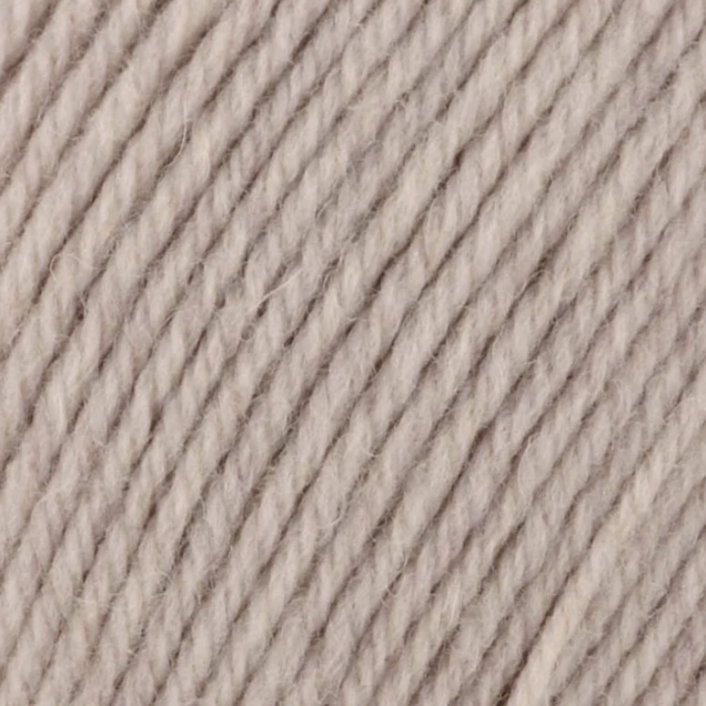 Universal Deluxe Worsted Superwash Yarn