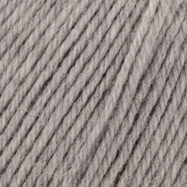 Universal Deluxe Worsted Superwash Yarn